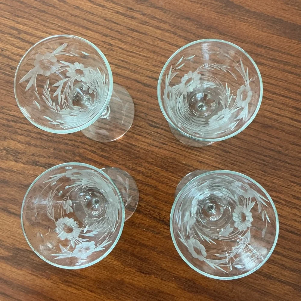 Set of 4 vintage trumpet-shaped sherry glasses